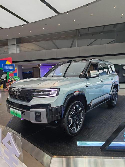 成都346比亚迪方程豹硬派越野的爆款，英菲尼迪35周年与你共成长